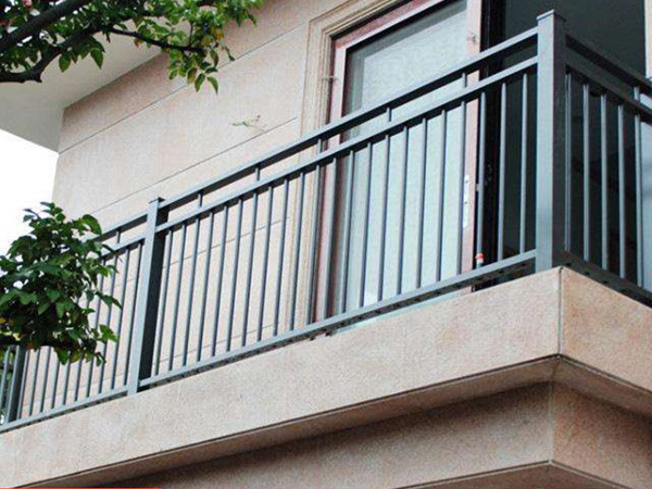 陽(yáng)臺(tái)圍欄多少錢一米? 陽(yáng)臺(tái)圍欄多少錢一米?