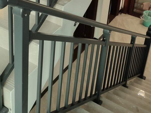 室內(nèi)鋅鋼樓梯扶手圖片