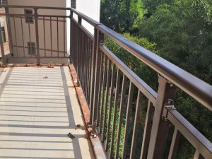 安徽鋅鋼護(hù)欄廠家地址在哪里？