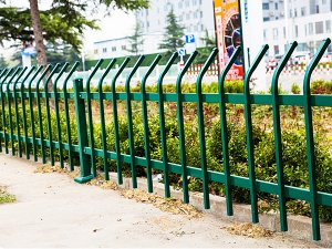 選擇鋅鋼柵欄廠家,這三點很重要! 選擇鋅鋼柵欄廠家,這三點很重要!