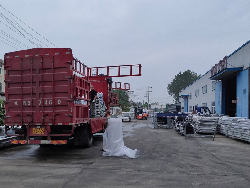 金用護(hù)欄2020年9月15日鋅鋼樓梯扶手發(fā)貨! 金用護(hù)欄2020年9月15日鋅鋼樓梯扶手發(fā)貨!