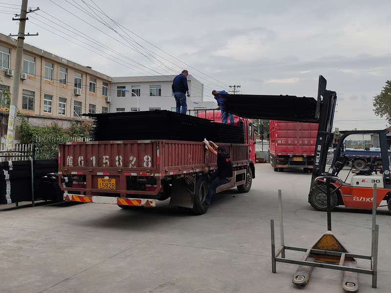 金用護欄2020年10月14日鋅鋼圍墻護欄發貨! 金用護欄2020年10月14日鋅鋼圍墻護欄發貨!