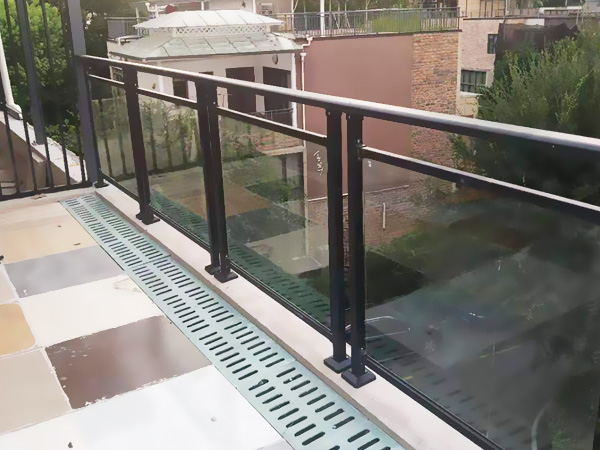 推薦2款陽臺(tái)護(hù)欄,定制價(jià)格不到60元一米! 推薦2款陽臺(tái)護(hù)欄,定制價(jià)格不到60元一米!