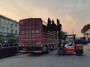 金用護欄2020年10月20日鋅鋼百葉窗發貨! 金用護欄2020年10月20日鋅鋼百葉窗發貨!