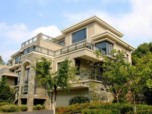 黃山鴻威東方麗景別墅樓梯扶手、陽臺玻璃護(hù)欄定制