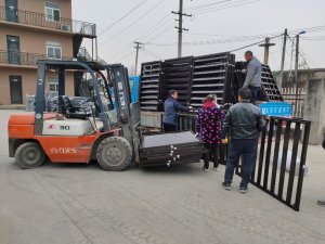 金用護欄2020年12月1日鋅鋼百葉窗發(fā)貨! 金用護欄2020年12月1日鋅鋼百葉窗發(fā)貨!