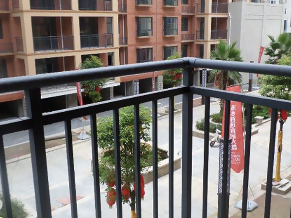 鋅鋼護(hù)欄能用多少年？