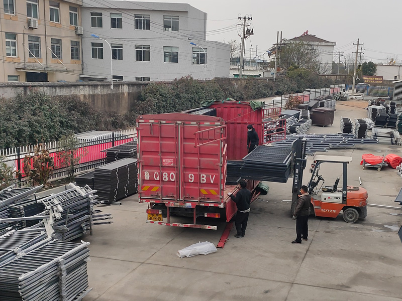 金用護欄2020年12月14日鋁合金百葉窗發貨! 金用護欄2020年12月14日鋁合金百葉窗發貨!