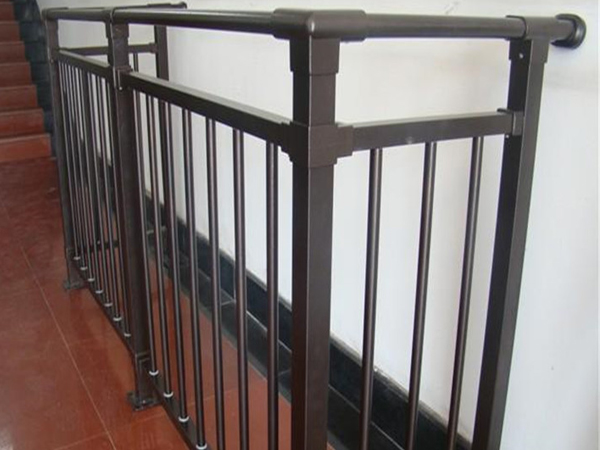 鋅鋼護欄行業(yè)的現(xiàn)狀分析 鋅鋼護欄行業(yè)的現(xiàn)狀分析