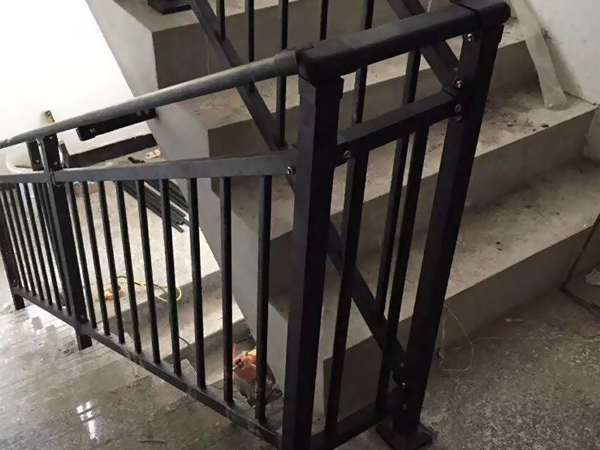 樓梯扶手該怎么選擇? 樓梯扶手該怎么選擇?