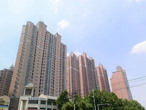 合肥東海星城小區(qū)空調(diào)護欄、樓梯扶手定制 合肥東海星城小區(qū)空調(diào)護欄、樓梯扶手定制