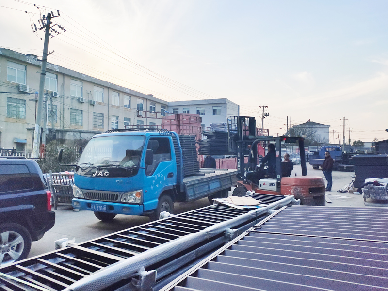 金用護欄2021年3月3日鋅鋼陽臺護欄發貨! 金用護欄2021年3月3日鋅鋼陽臺護欄發貨!