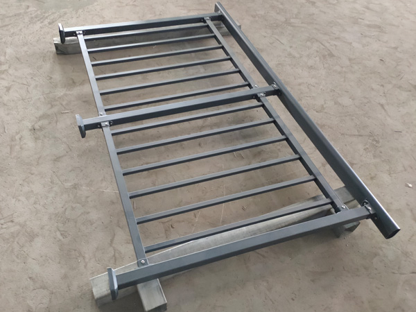 定做陽臺(tái)護(hù)欄,這三條必須要了解! 定做陽臺(tái)護(hù)欄,這三條必須要了解!