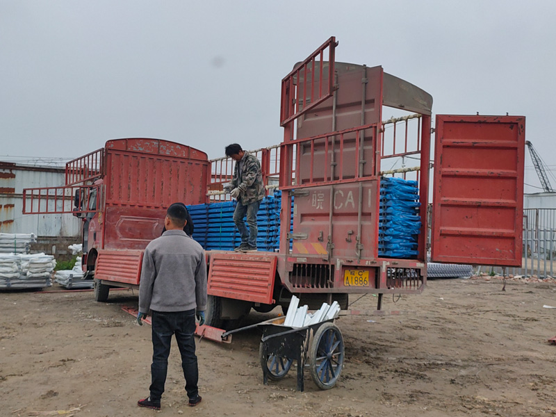 金用護欄2021年4月12日鋅鋼連廊欄桿發貨! 金用護欄2021年4月12日鋅鋼連廊欄桿發貨!