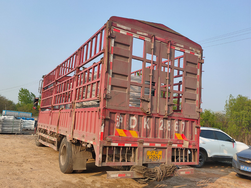 金用護欄2021年4月15日鋅鋼圍墻護欄發貨！