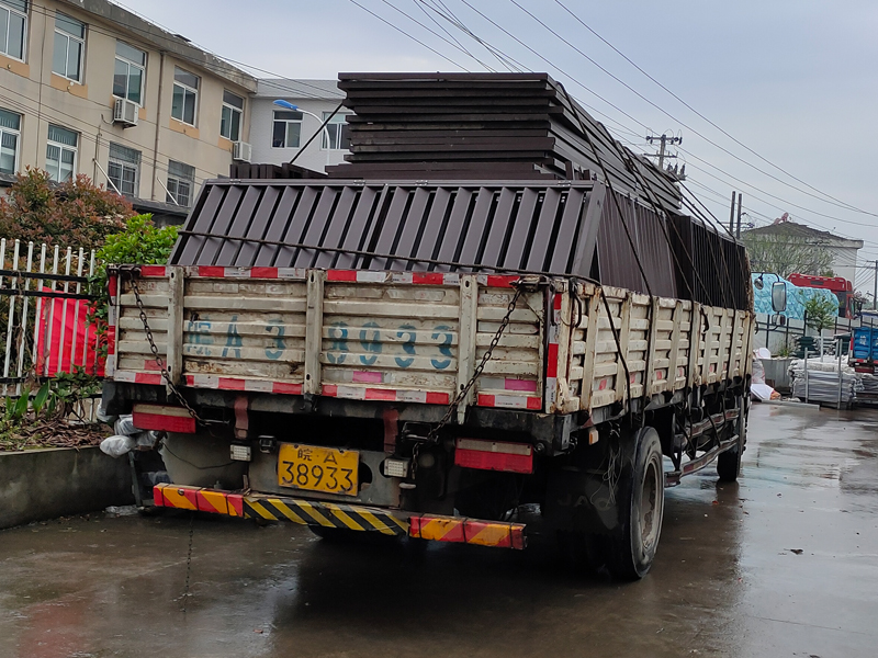 金用護欄2021年4月21日鋁合金百葉窗發貨！