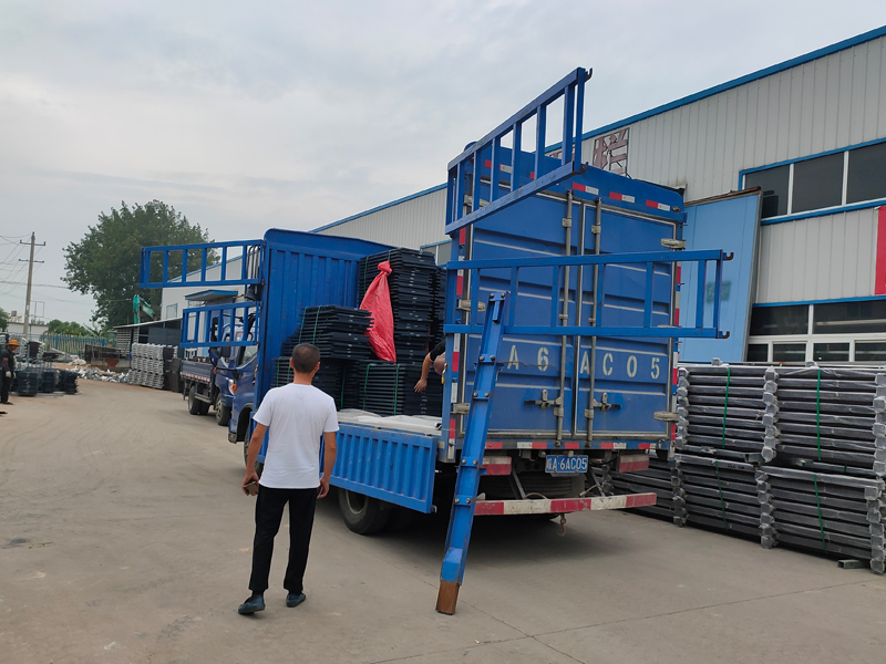 金用護(hù)欄2021年8月10日鋅鋼空調(diào)欄桿發(fā)貨！