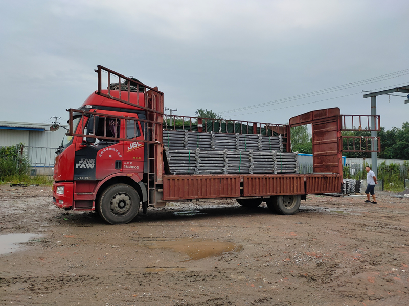 金用護欄2021年8月12日鋅鋼陽臺護欄發貨！