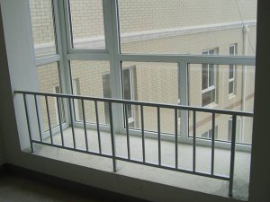 飄窗護欄廠家選擇時需要注意些什么？