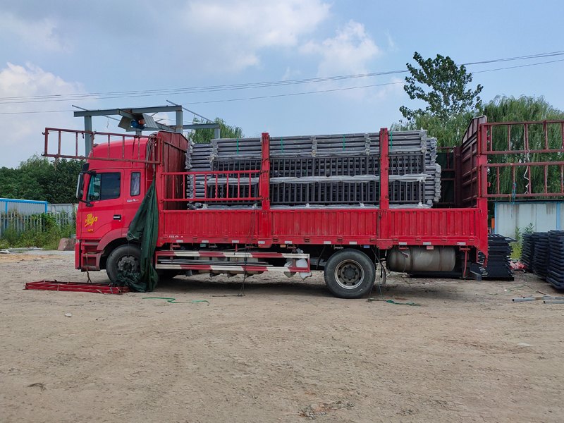 金用護欄2021年8月31日鋅鋼連廊欄桿發貨！