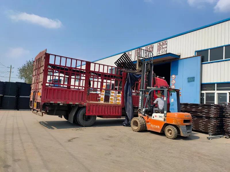 金用護欄2021年9月18日鋅鋼百葉窗發貨！