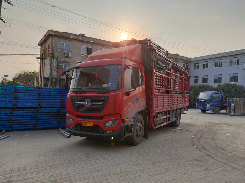 金用護欄2021年10月28日鋅鋼連廊欄桿發貨！