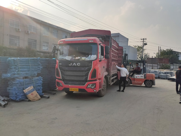 金用護欄2021年11月3日鋅鋼百葉窗發貨！