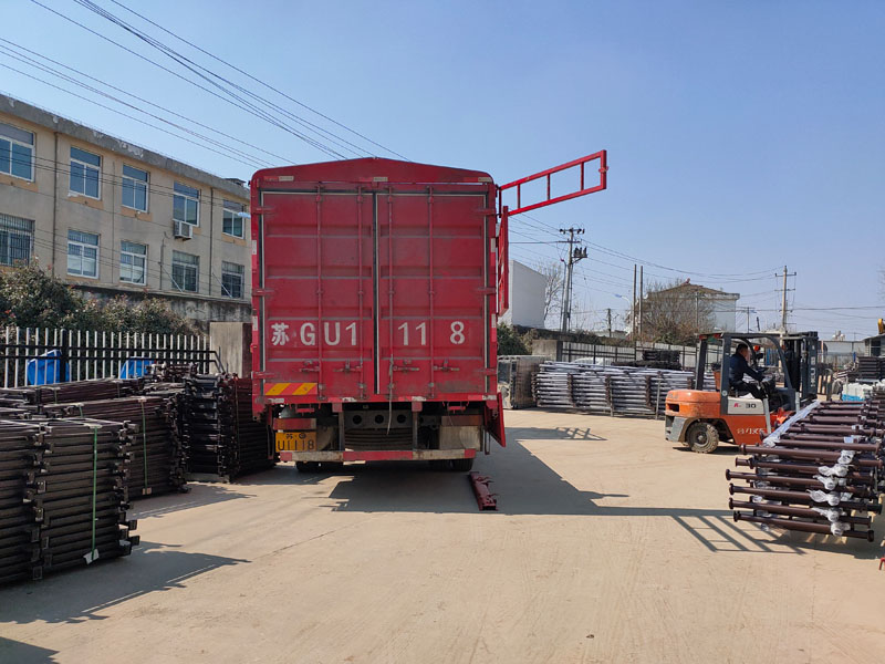 金用護(hù)欄2022年2月25日陽臺(tái)玻璃欄桿裝車發(fā)貨! 金用護(hù)欄2022年2月25日陽臺(tái)玻璃欄桿裝車發(fā)貨!