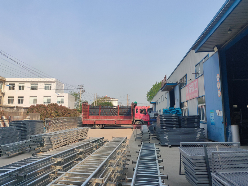 金用護(hù)欄2022年4月12日鋅鋼百葉窗裝車發(fā)貨! 金用護(hù)欄2022年4月12日鋅鋼百葉窗裝車發(fā)貨!