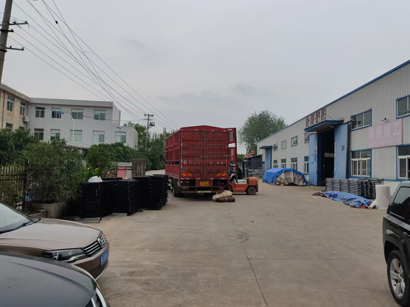 金用護(hù)欄2022年9月5日鋅鋼飄窗護(hù)欄裝車發(fā)貨! 金用護(hù)欄2022年9月5日鋅鋼飄窗護(hù)欄裝車發(fā)貨!