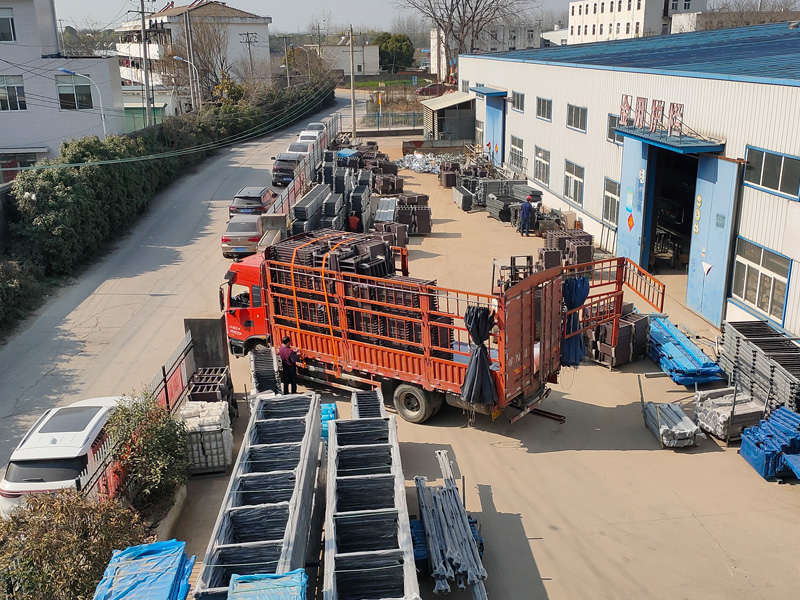 金用護欄2023年3月7日鋅鋼空調(diào)欄桿裝車發(fā)貨！