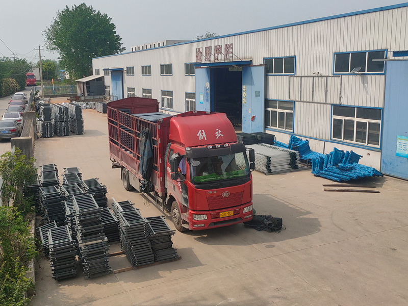 金用護(hù)欄2023年4月18日鋅鋼百葉窗裝車發(fā)貨! 金用護(hù)欄2023年4月18日鋅鋼百葉窗裝車發(fā)貨!