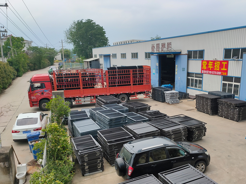 金用護(hù)欄2023年5月4日鋅鋼圍墻護(hù)欄裝車發(fā)貨！