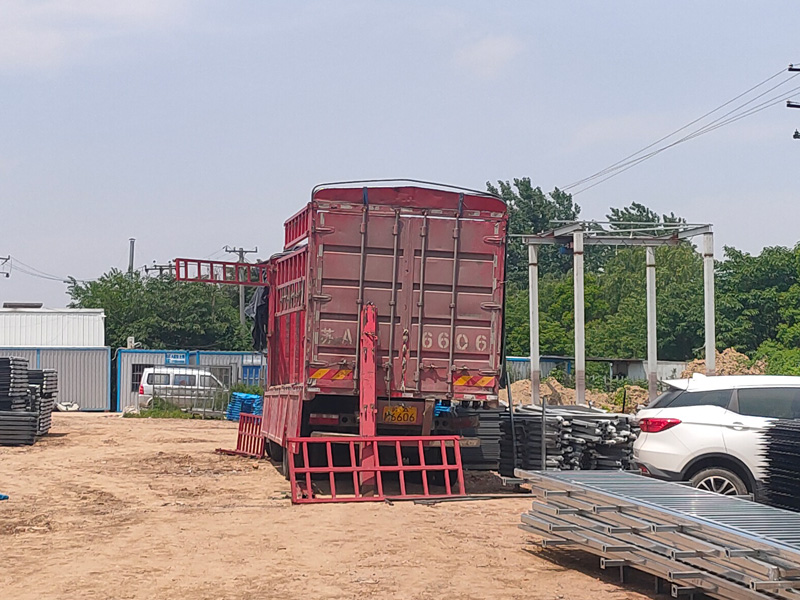 2023年5月25日鋅鋼飄窗護欄裝車發貨！