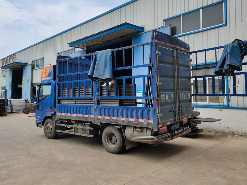 2023年5月27日鋅鋼百葉窗裝車發(fā)貨！