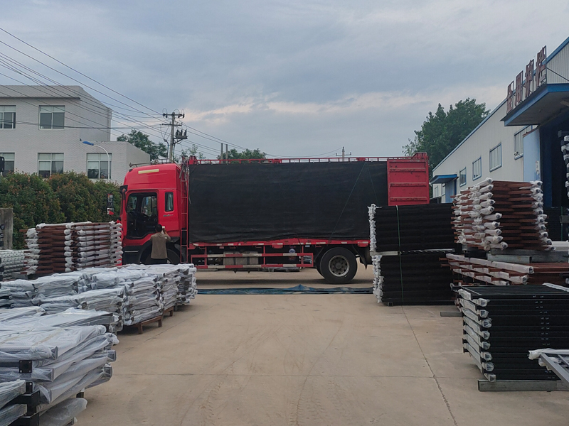 2023年6月7日鋅鋼護窗欄桿裝車發貨! 2023年6月7日鋅鋼護窗欄桿裝車發貨!