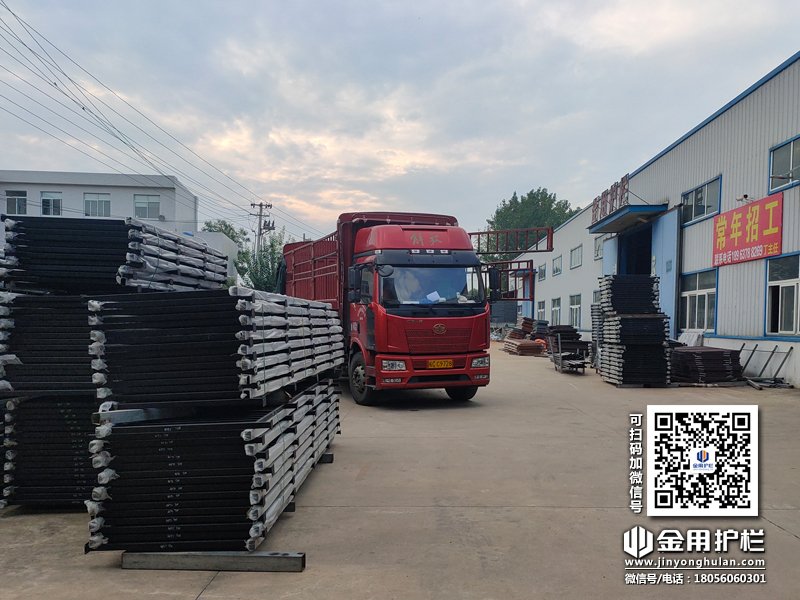 2023年8月26日鋅鋼百葉窗裝車發貨! 2023年8月26日鋅鋼百葉窗裝車發貨!