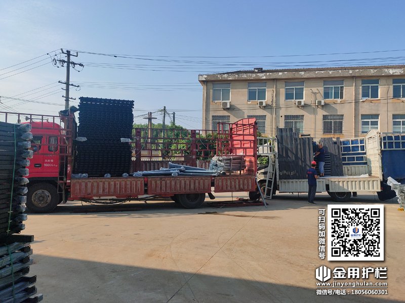 2023年9月7日鋅鋼百葉窗裝車發(fā)貨！