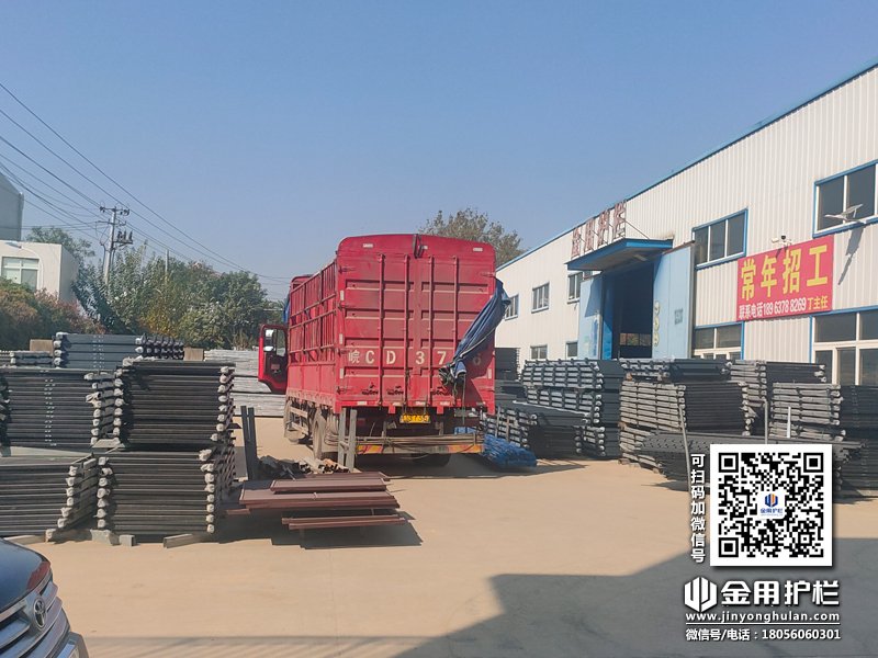 2023年11月1日鋅鋼百葉窗裝車發貨！