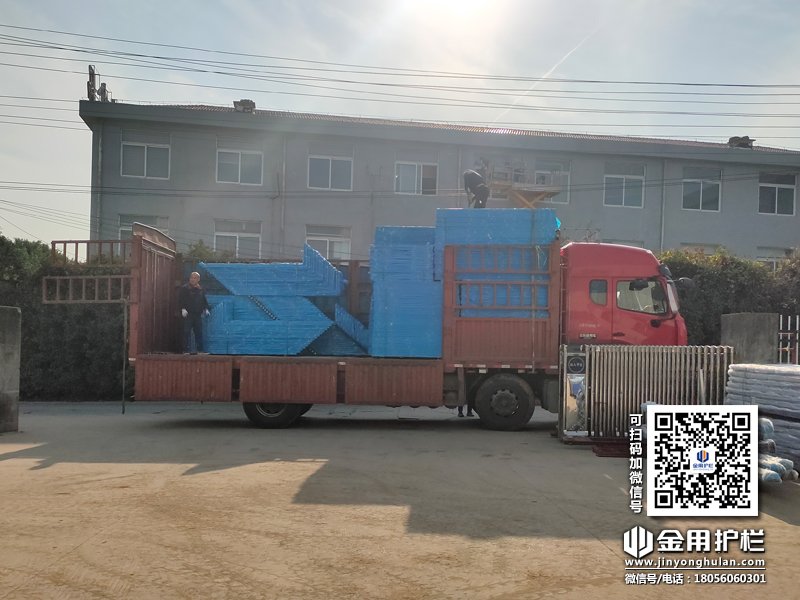 2023年11月10日鋅鋼護窗欄桿裝車發貨！