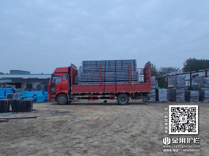 2023年11月15日鋅鋼陽臺護(hù)欄裝車發(fā)貨! 2023年11月15日鋅鋼陽臺護(hù)欄裝車發(fā)貨!