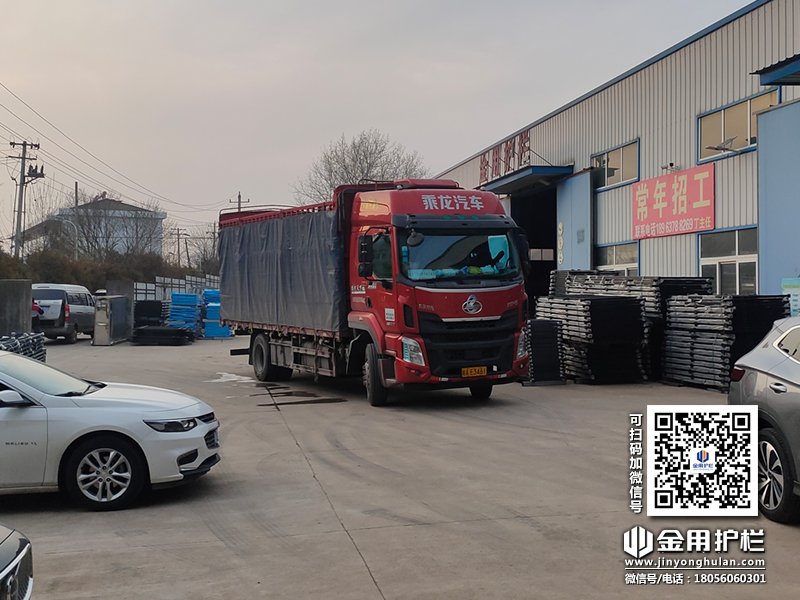 2024年4月1日鋅鋼百葉窗裝車發貨! 2024年4月1日鋅鋼百葉窗裝車發貨!