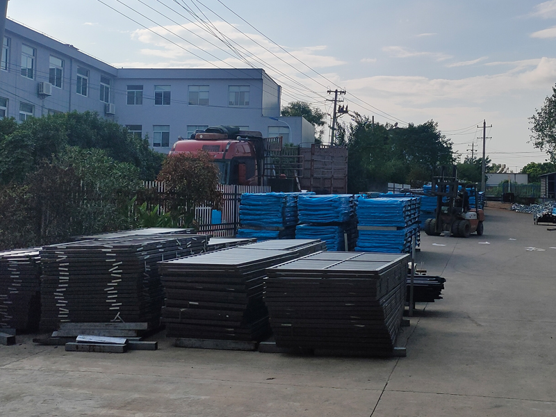 2024年8月31日鋅鋼欄桿百葉裝車發(fā)貨! 2024年8月31日鋅鋼欄桿百葉裝車發(fā)貨!