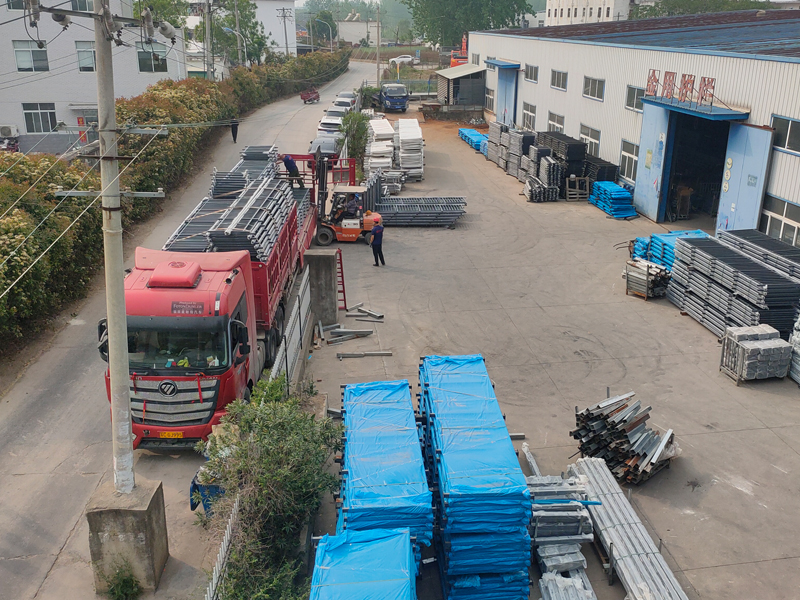 2025年4月21日鋅鋼護(hù)窗欄桿裝車發(fā)貨！