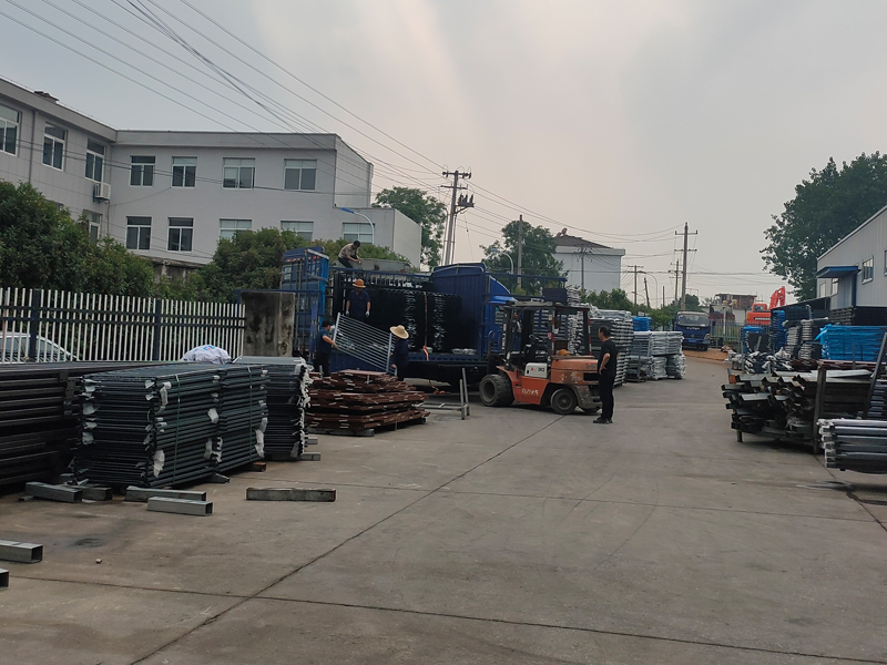 2025年6月3日鋅鋼圍墻護欄裝車發貨! 2025年6月3日鋅鋼圍墻護欄裝車發貨!