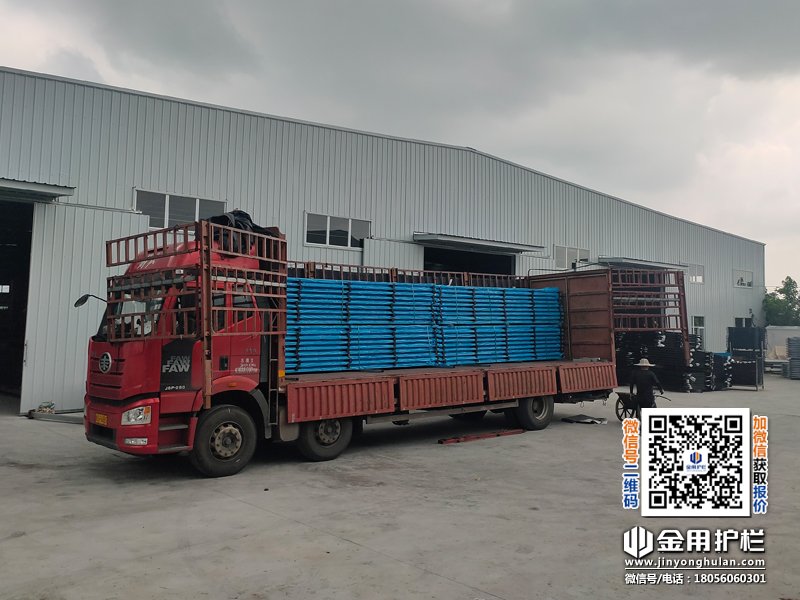 2025年7月11日鋅鋼陽(yáng)臺(tái)護(hù)欄裝車(chē)發(fā)貨！