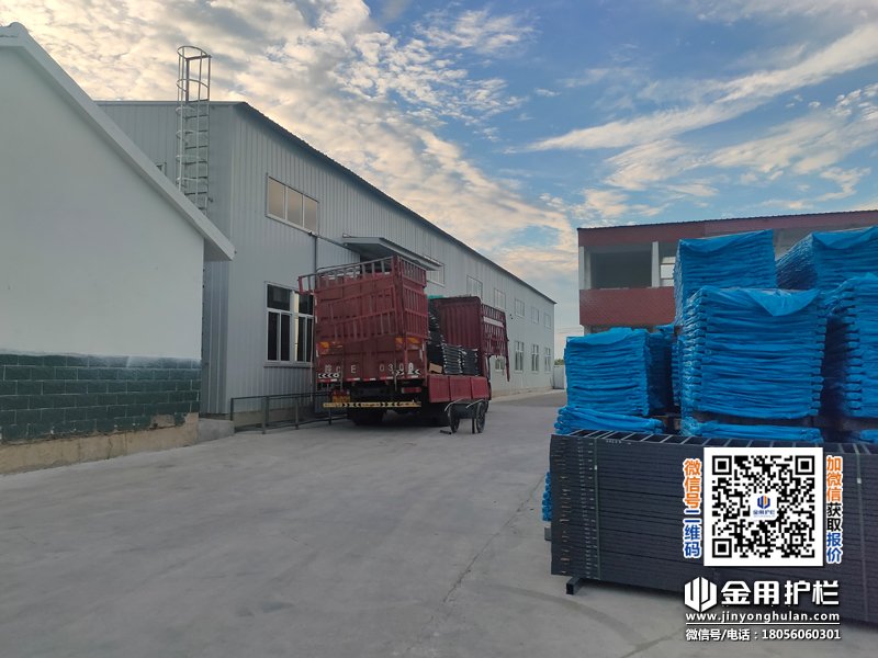 2025年7月30日鋅鋼護(hù)窗欄桿裝車發(fā)貨! 2025年7月30日鋅鋼護(hù)窗欄桿裝車發(fā)貨!