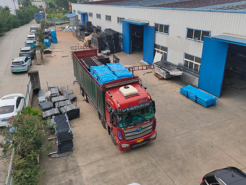 2025年9月3日鋅鋼陽臺護(hù)欄裝車發(fā)貨！