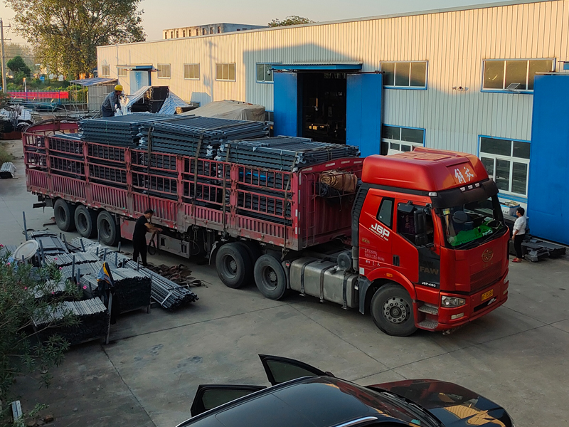 2025年9月26日鋅鋼圍墻護(hù)欄裝車發(fā)貨！